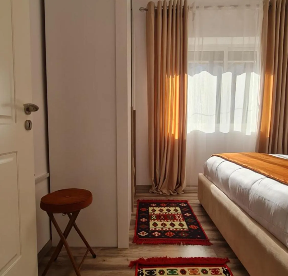 Zaimeen Apartments In Bllok Area Tirana Albanië