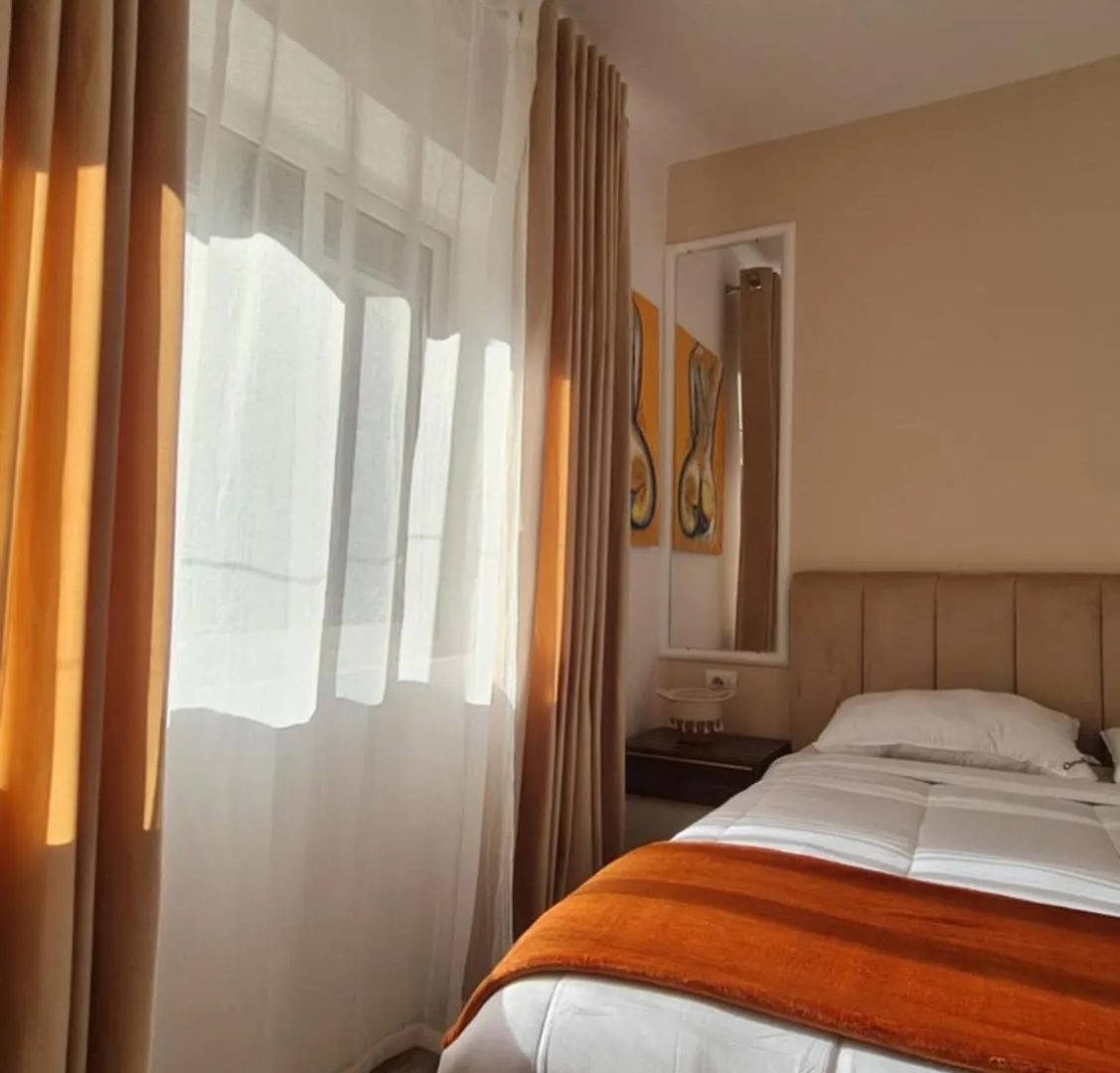 Zaimeen Apartments In Bllok Area Tirana 0*,