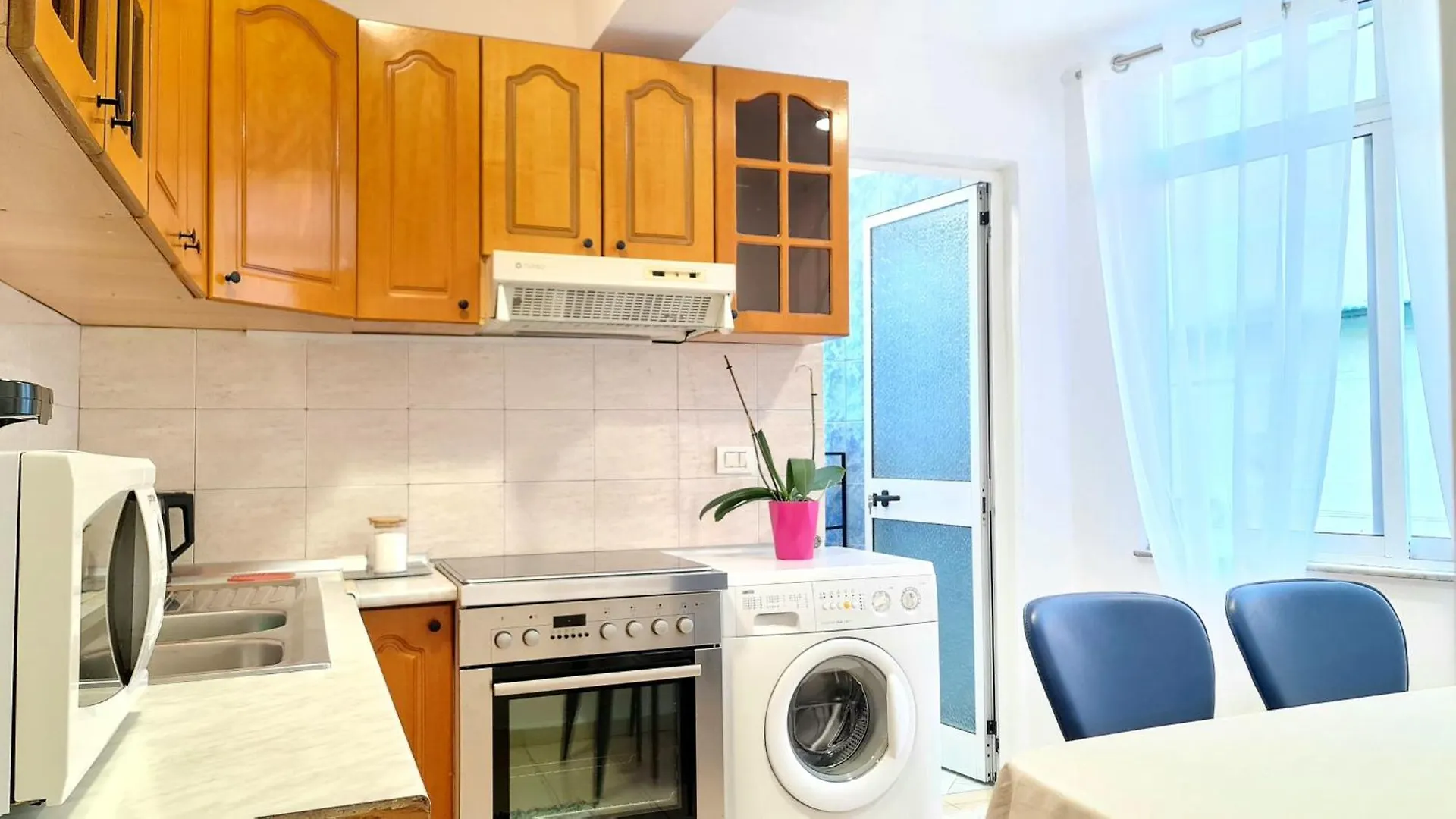 Zaimeen Apartments In Bllok Area Tirana