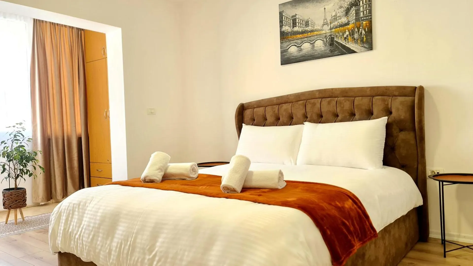 Zaimeen Apartments In Bllok Area Tirana 0*,